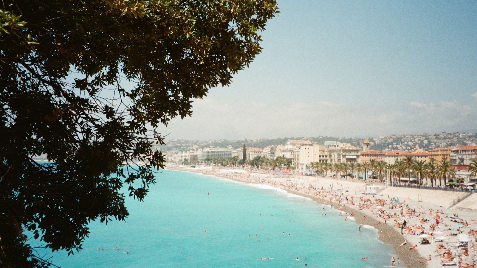 Promenade des Anglais — accès camion déménagement, façades typiques, parking